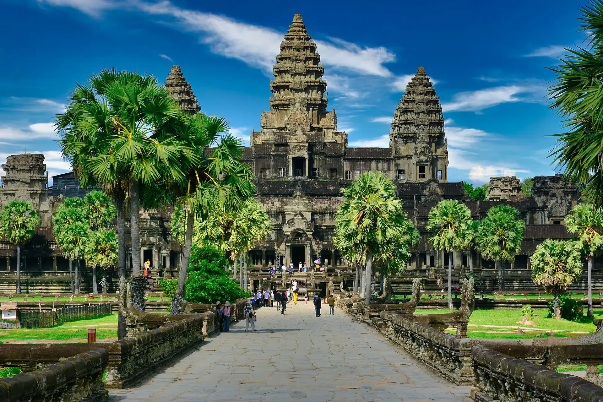 Luxury Cambodia: Angkor, Phnom Penh, Kampot & the Islands
