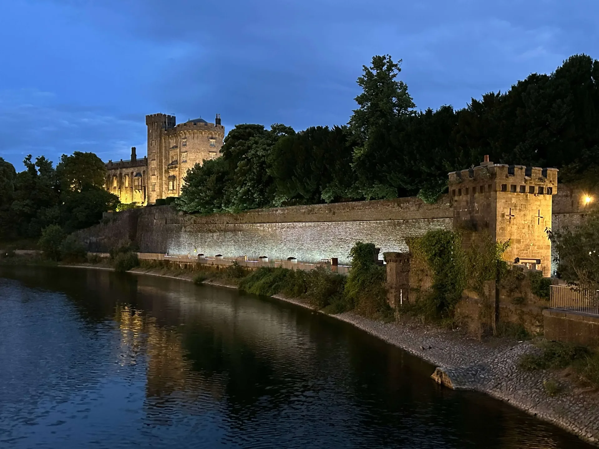 Irish Castles & Gardens: Grand Houses and Green Estates