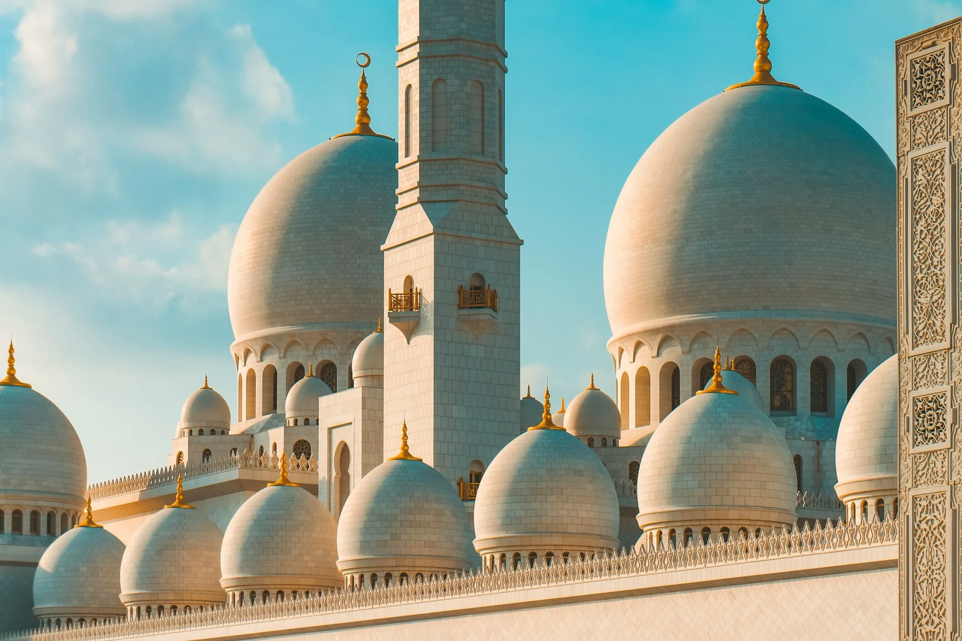 Dubai & Abu Dhabi Grand Deluxe Full-Board