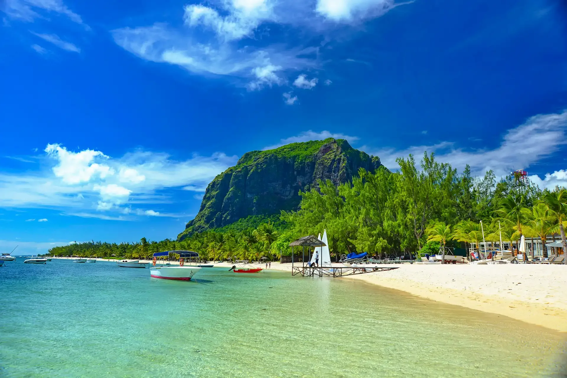 Grand Mauritius: Beaches, Mountains, Culture & Islands