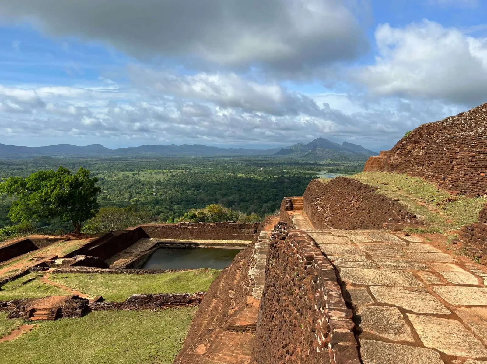 Luxury Sri Lanka: Private Culture, Tea & Beach