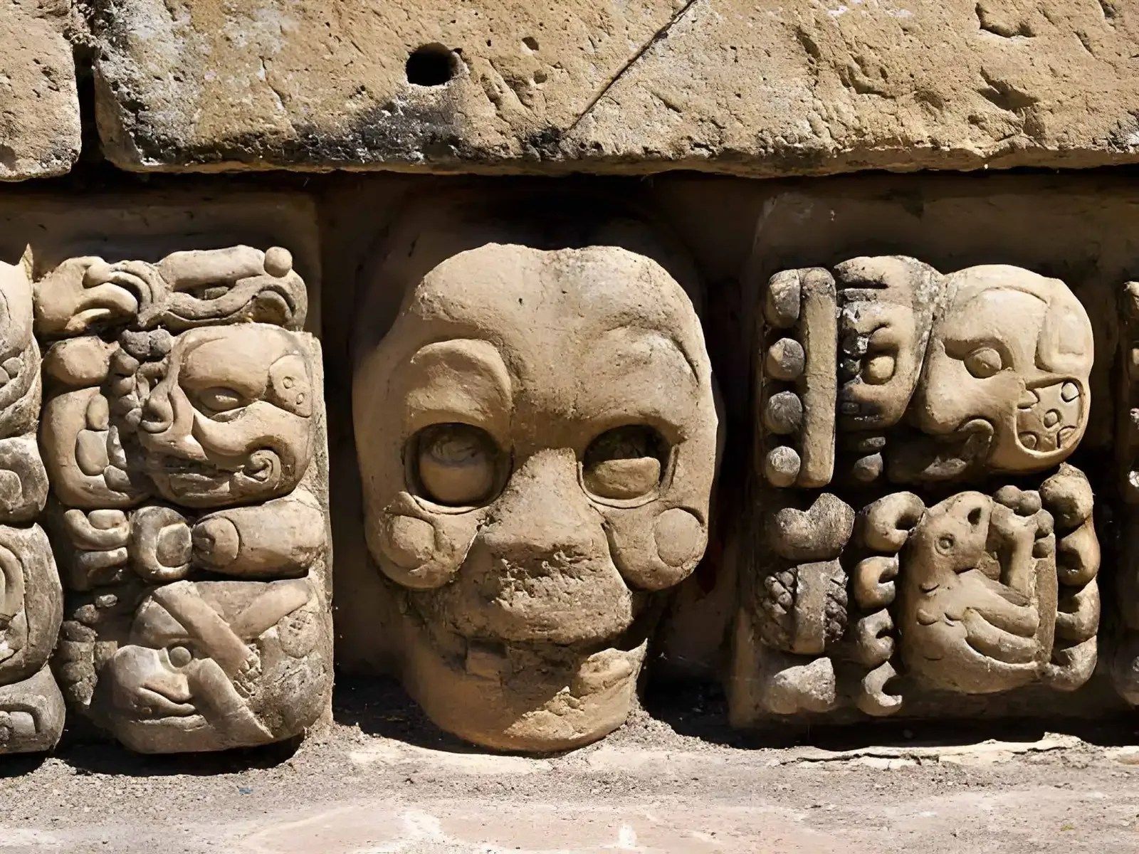 Highlights of Honduras: Copan, Cloud Forests & the Caribbean Reef