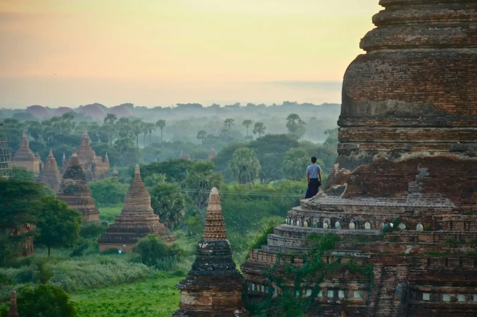 Luxury Myanmar & Irrawaddy River Cruise