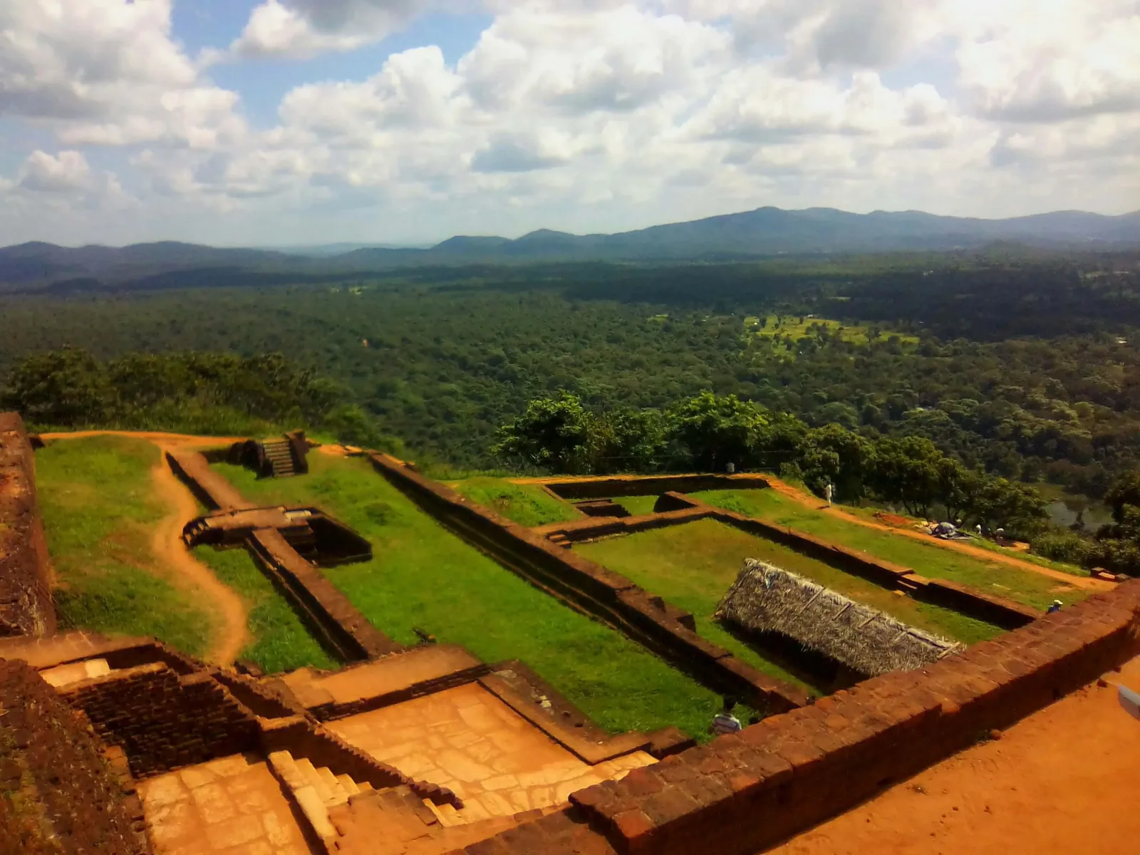 Sri Lanka Honeymoon: Hills, Beaches & Galle