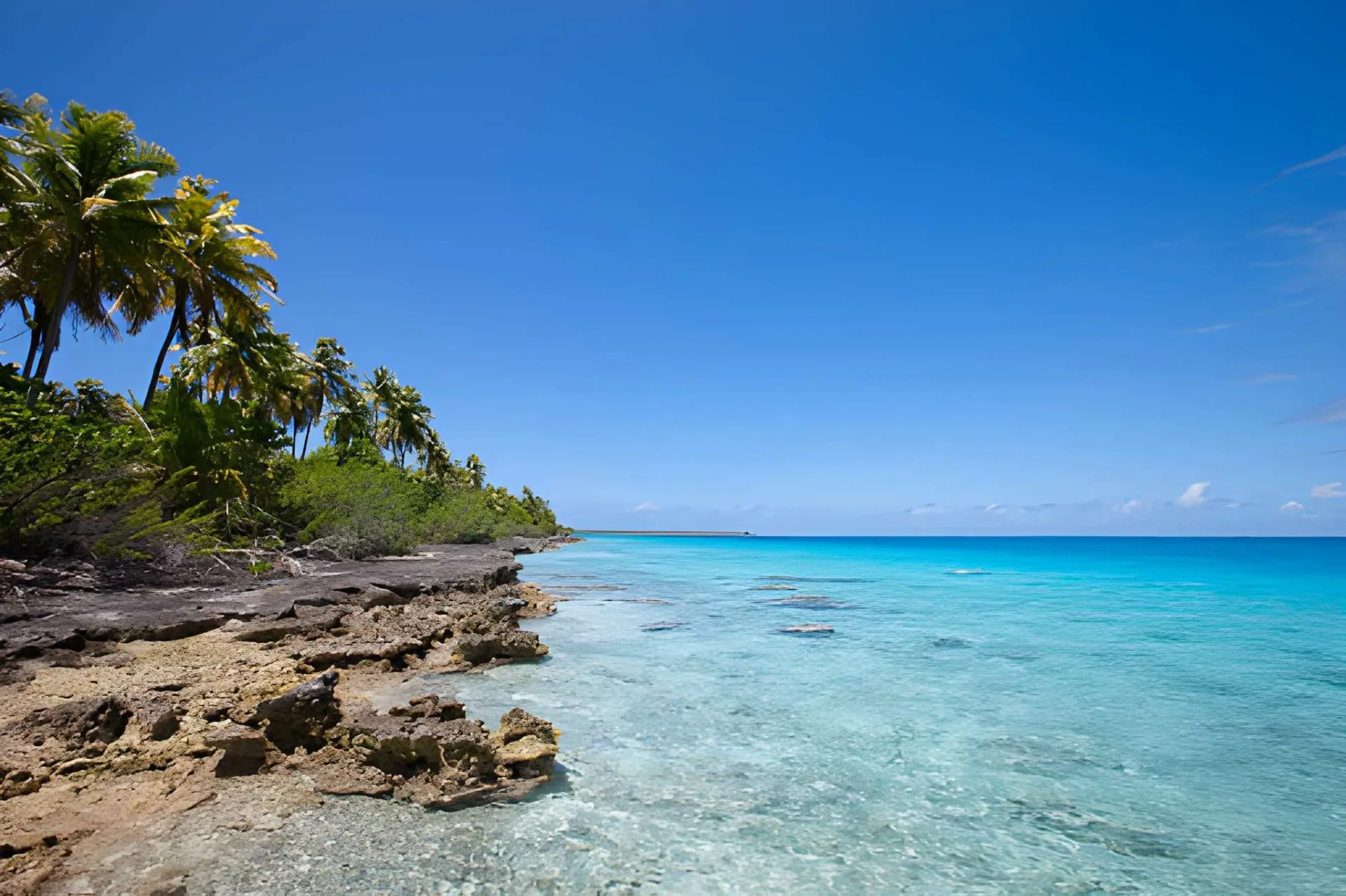 Highlights of Reunion: Volcano, Cirques & Lagoons