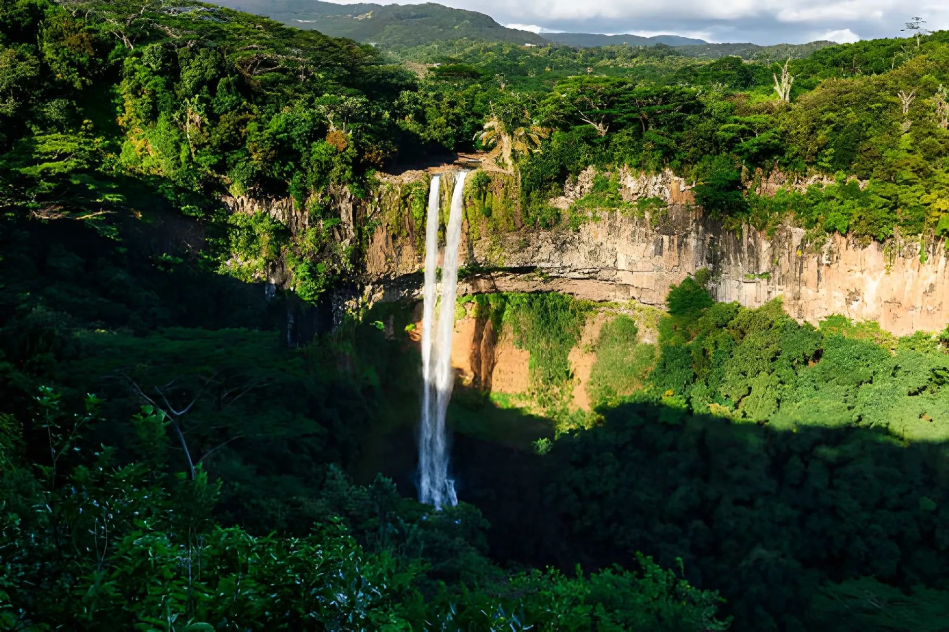 Mauritius Nature & Adventure: Gorges, Waterfalls & Peaks