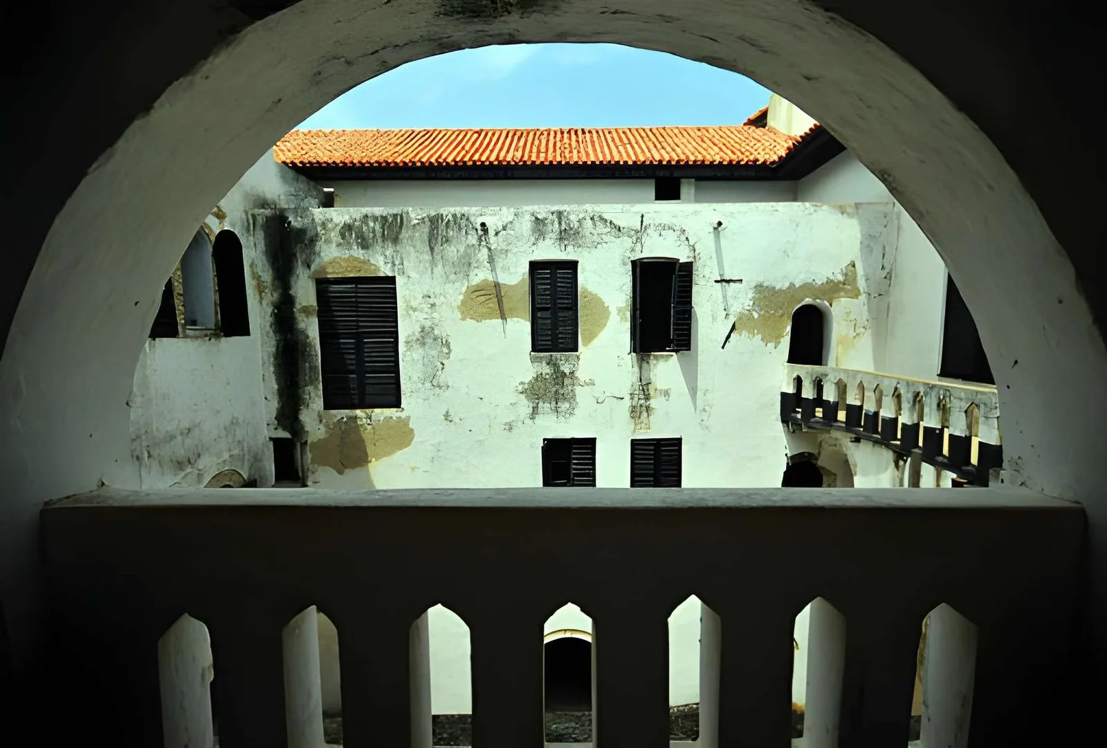 Roots of Ghana: Slave-Route Heritage & the Door of No Return