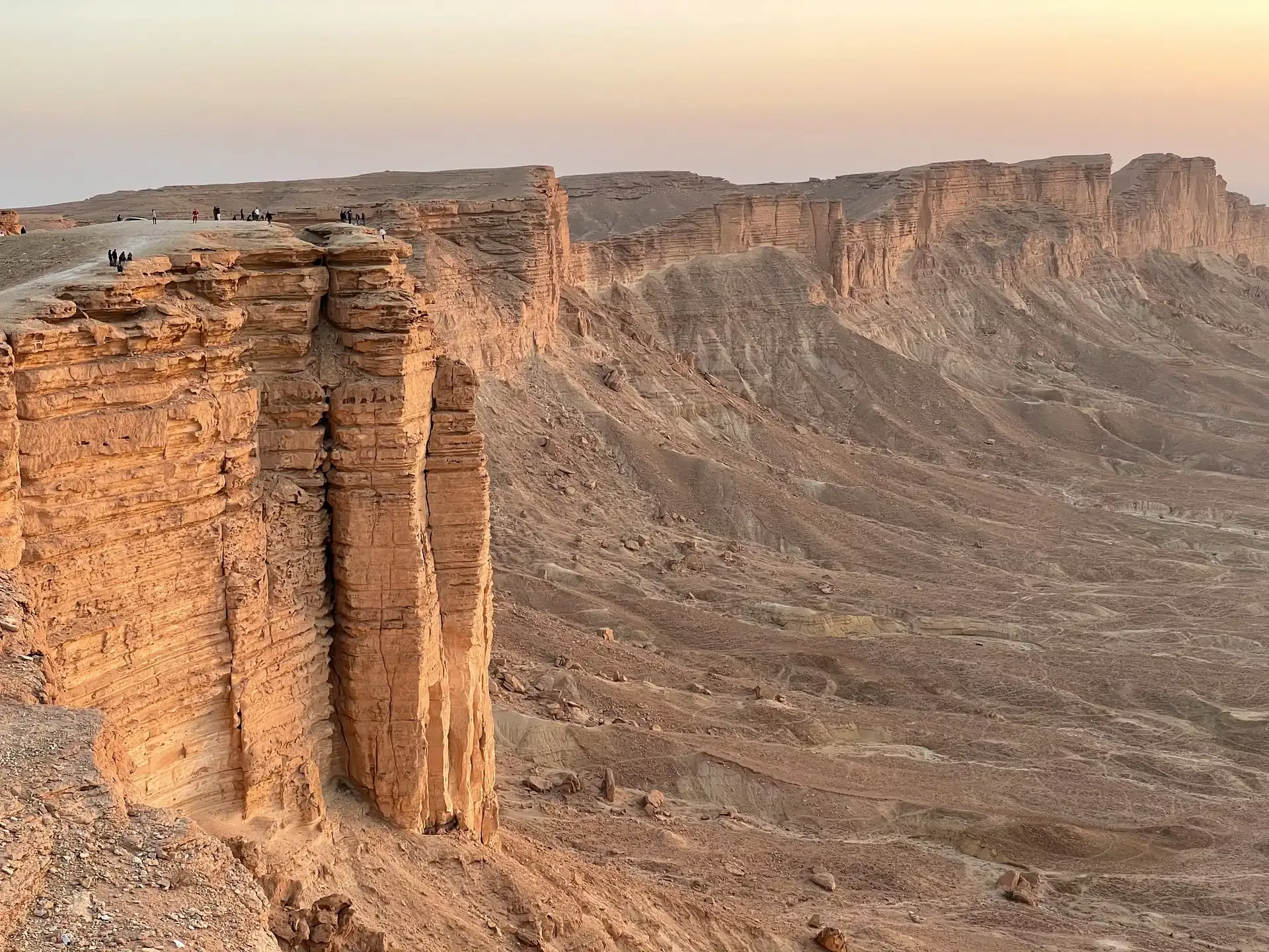 Riyadh & the Edge of the World: Capital, Heritage & Desert