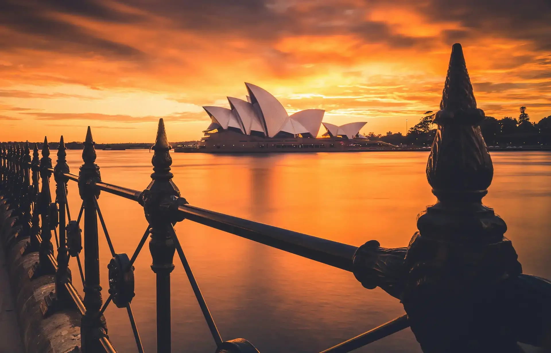 Luxury Sydney: Harbour, Helicopters & Fine Dining