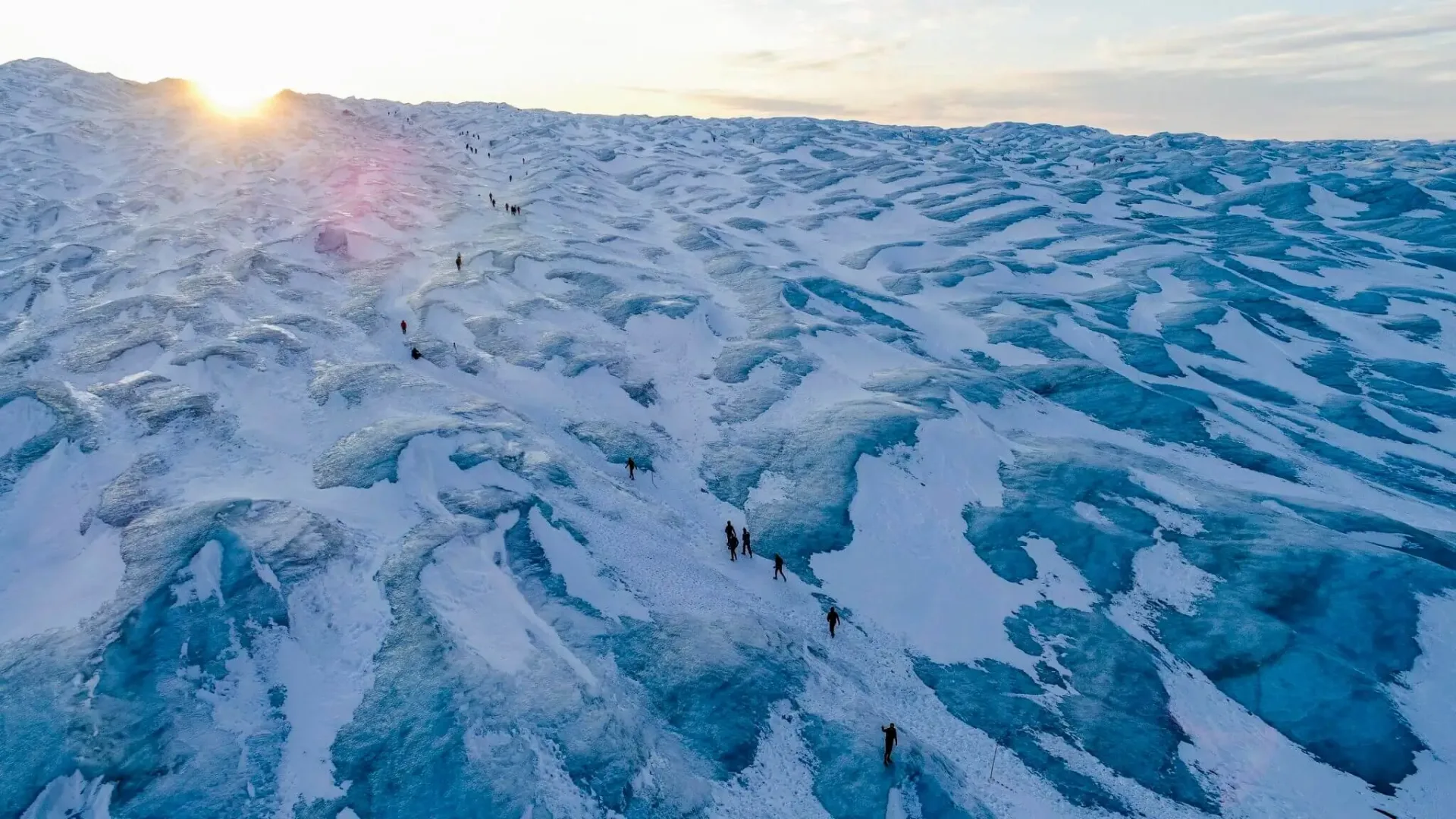Greenland Northern Lights & Dog Sledding: Winter Arctic Adventure