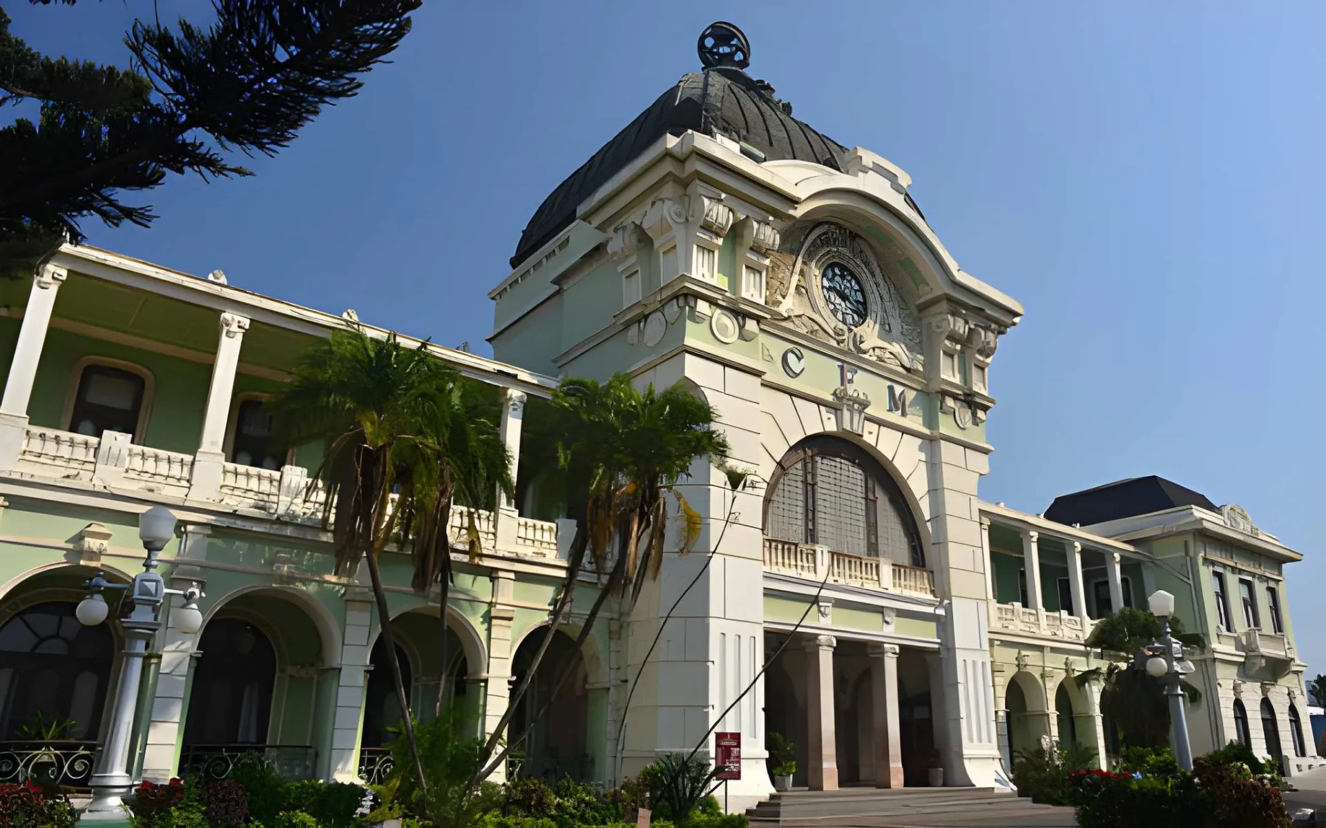 Ultimate Mozambique: Maputo, Bazaruto & the Quirimbas in Luxury