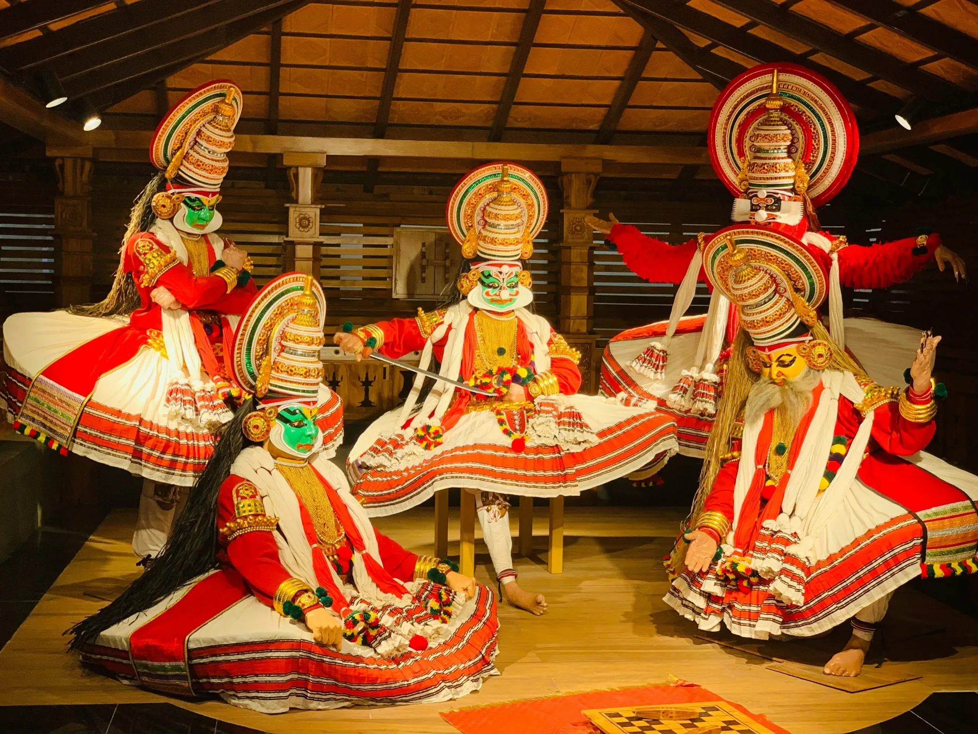 Kerala Honeymoon: Backwaters, Hills & Beach